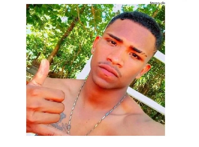 Jovem de 20 anos é achado morto em casa pelos amigos com marcas de tiros