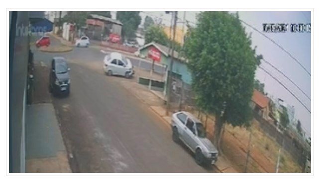 Motociclista morre ao ser atingido por condutor de carro desgovernado