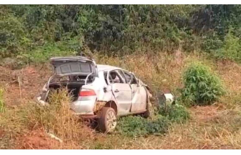 Menor morre e 2 ficam feridos em capotamento no interior do Estado