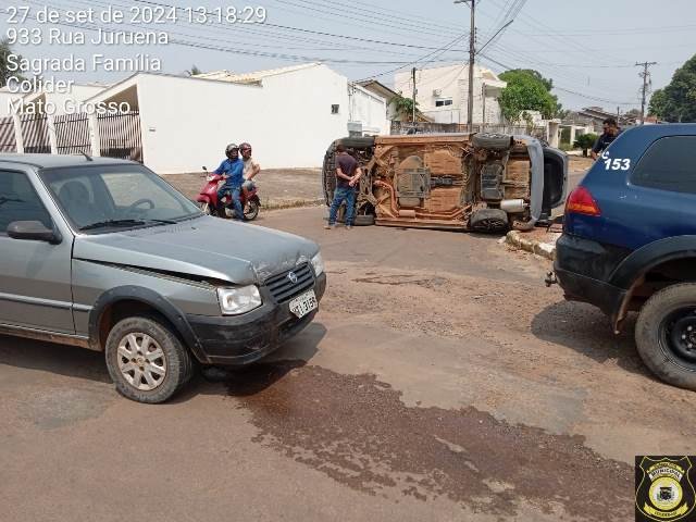 COLÍDER: Ruas sem sinalização provocam acidente com capotamento na área central da cidade. (Fotos)