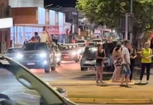 COLÍDER: Empresário é detido após causar tumulto desacatar e ameaçar de morte policiais.