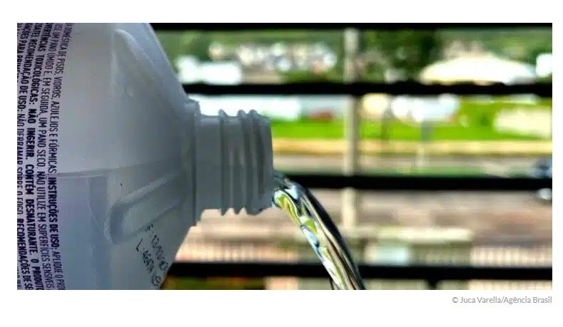 Anvisa proibiu a comercialização de todas as marcas de álcool líquido nos mercados brasileiros