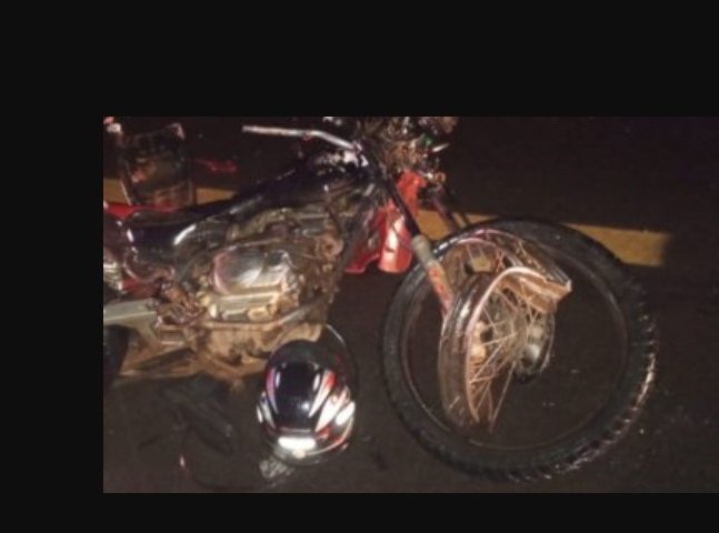Choque frontal entre motos mata 2 em MT; perna é arrancada