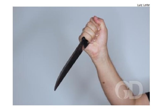 Mulher é assassinada a facadas pelo marido na capital do estado.