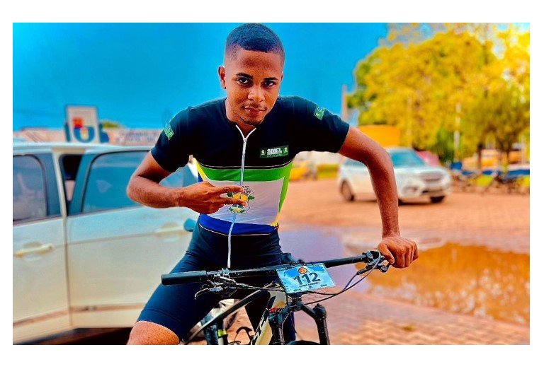 Jovem de 19 anos morre após bater motocicleta em panificadora