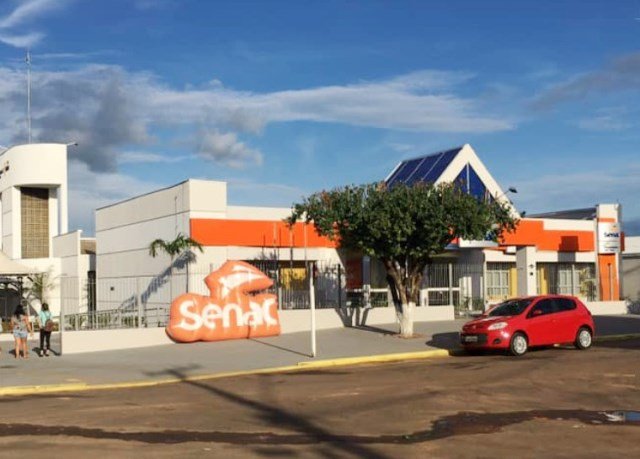 COLÍDER: SENAC oferece cursos gratuitos de Libras, noções básicas de rotina Adm, qualidade no atendimento e Inglês para recepcionista.