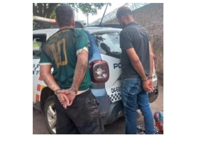 Bêbados são presos após trocarem 'apalpadas no pênis' em MT