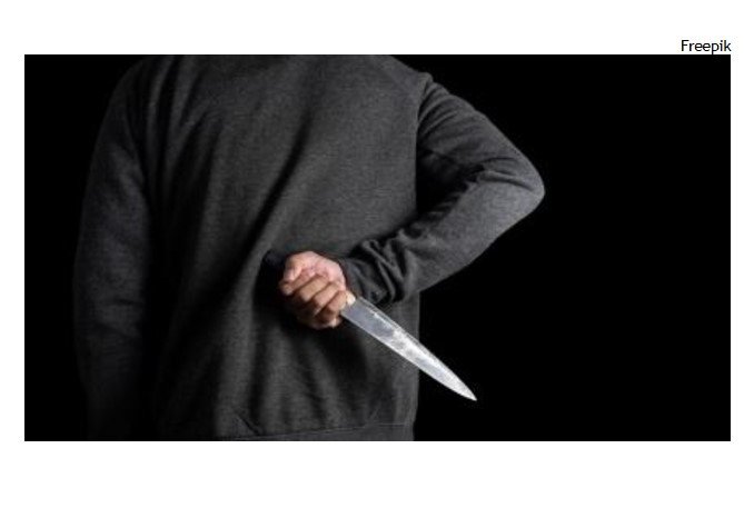 Homem esfaqueado e abandonado morto no meio da rua
