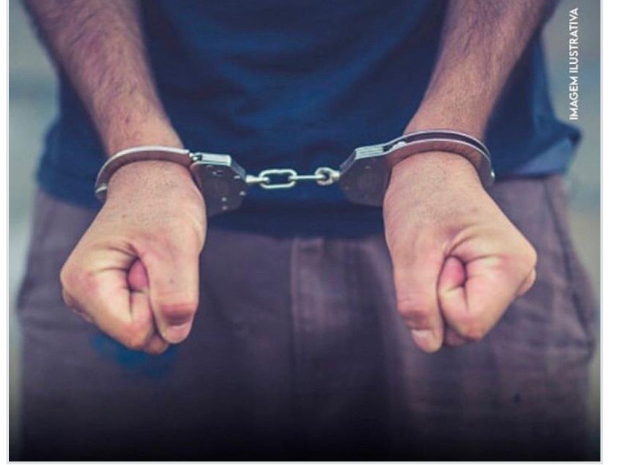 Homem é preso após invadir casa de ex e esfaquear o irmão dela