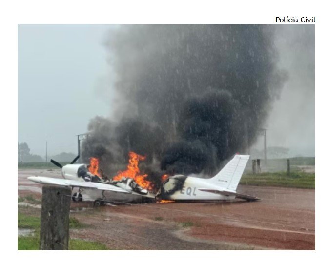 Avião faz pouso forçado em fazenda e é queimado para destruir drogas
