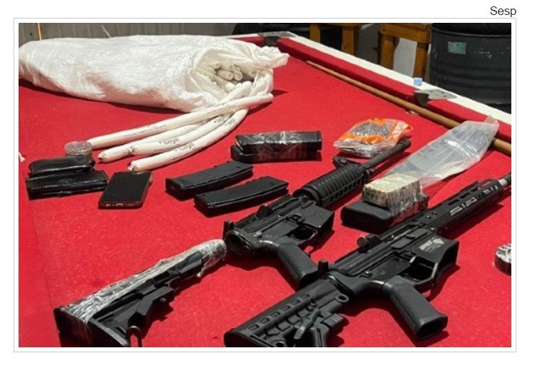 Polícia desarticulam ação criminosa que pretendia explodir muro da PCE; seis são presos com explosivos e fuzis