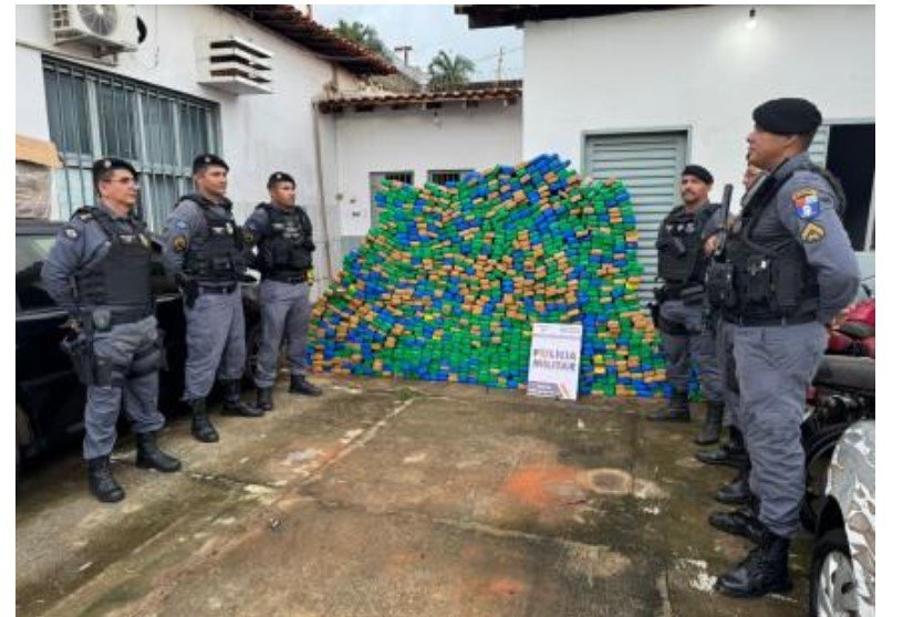 Caminhoneiro é preso com mais de 1 tonelada de maconha