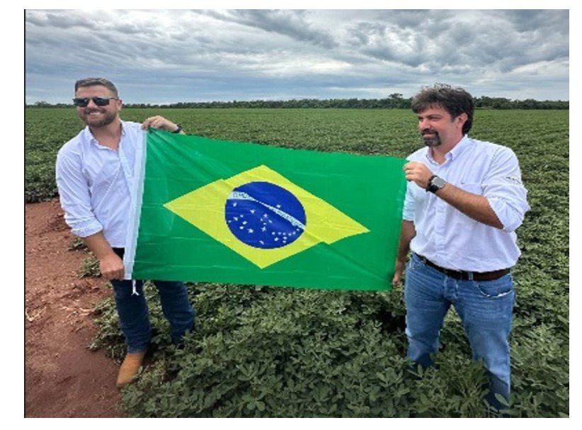 Zé Neto vem a Sorriso e faz 'tour' para apresentar empresa