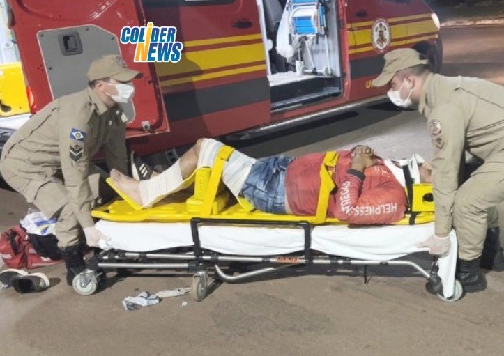 COLIDER: Entregador da Help tem suspeita de fratura em perna após acidente de motos. (Vídeo)