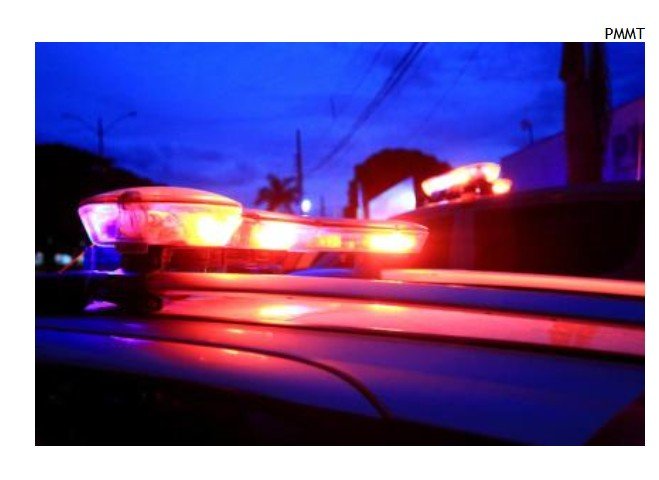 Suspeito esfaqueia homens em bar de Cuiabá e quebra a perna ao fugir da PM