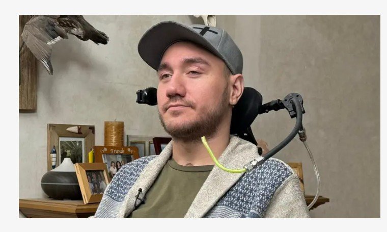 O homem que serve de 'cobaia' para chip de Elon Musk no cérebro para controlar computador com pensamento