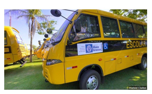 Onibus escolar de prefeitura de Canaã do Norte perde o freio e atropela condutora com duas pessoas.