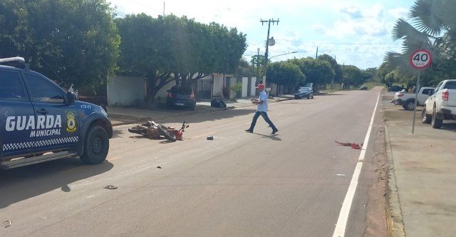 COLÍDER: Motociclista fica ferido em acidente com caminhonete da saúde indígena. (Fotos)