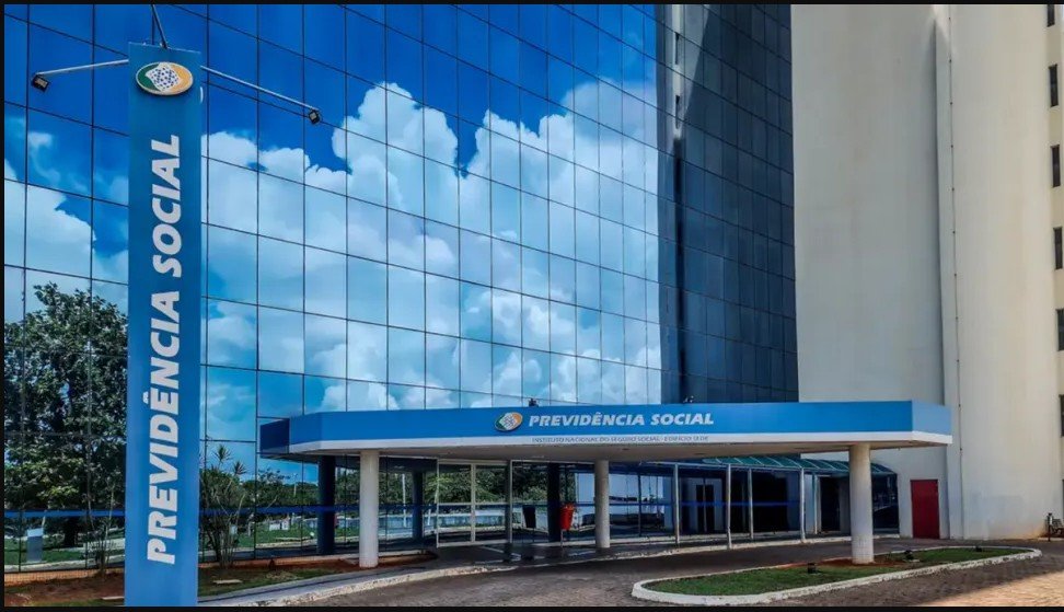 Pressão da esquerda ajudou a manter descontos que levaram a fraudes no INSS