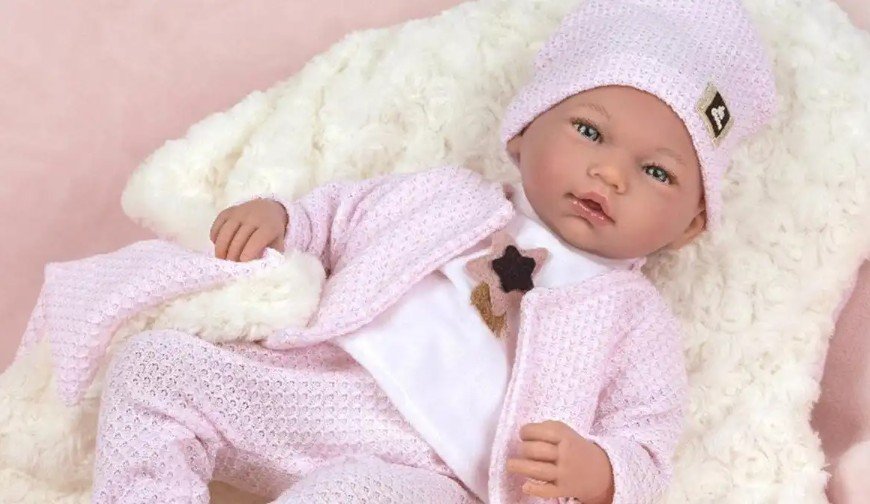 Projeto propõe multa a quem levar 'bebê reborn' para atendimento no SUSv