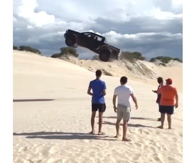 'Outro modelo teria se espatifado completamente', diz diretor da Ford sobre salto da Ranger Raptor