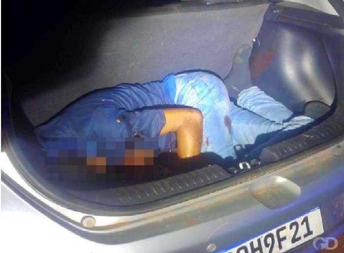 Homem é encontrado morto a tiros dentro de porta-malas de carro