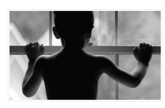 Adolescente de 14 anos é apreendido por estuprar vizinho de 6 anos