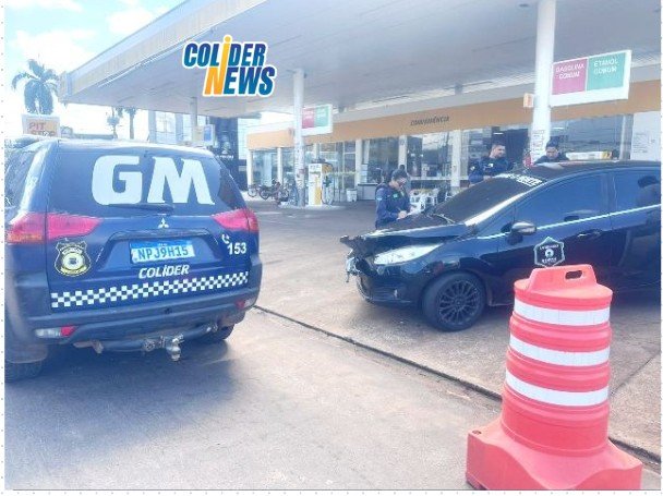 COLÍDER: Caminhão em Colider destroi e arrasta frente de carro de aplicativo. (Vídeo)