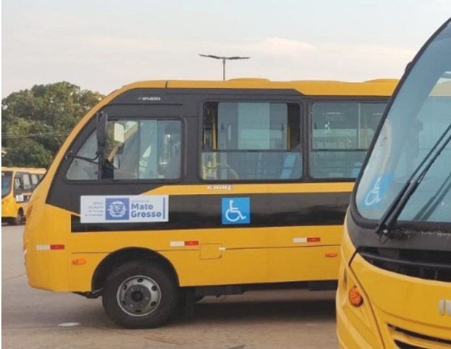 COLÍDER: Menino tem surto agride menina dentro de ônibus escolar.