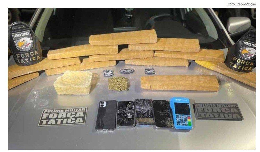 Força Tática apreende 12 tabletes de drogas e conduz três pessoas