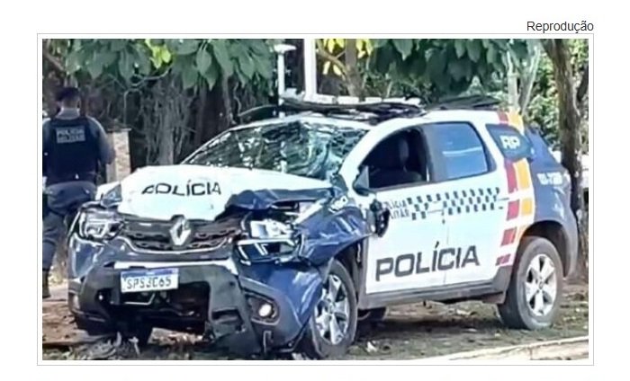 Viatura da PM de Sinop capota em colisão durante atendimento a roubo em andamento