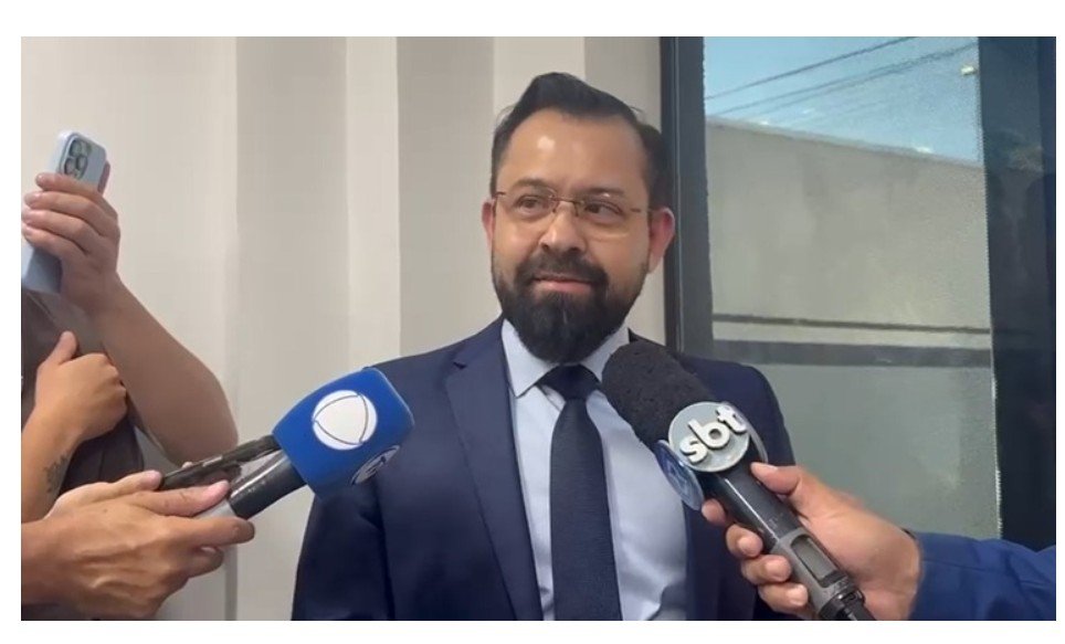 Advogado de empresário que matou ex-jogador de vôlei diz que crime não foi premeditado: 'a arma era da vítima'