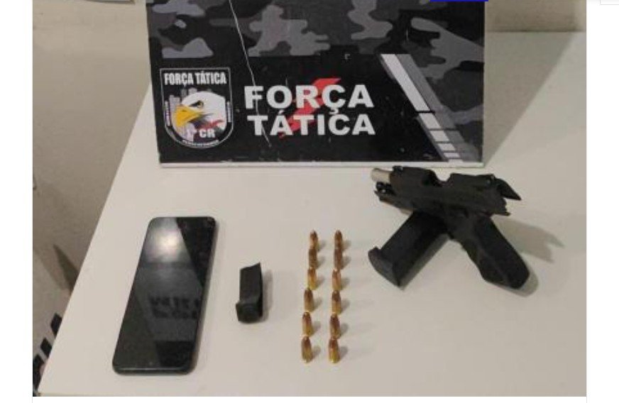 Menor é apreendido com pistola perto de escola; arma seria vendida para estudante