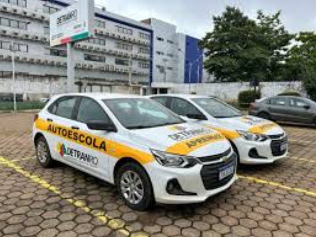 "Já tem aluno cancelando autoescola sem nada de concreto", diz Feneauto