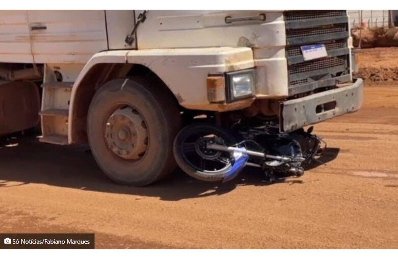Motociclista de 17 anos morre em acidente com carreta em Sinop.