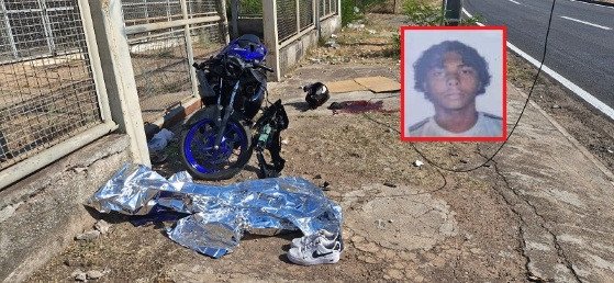 Jovem de 18 anos perde controle da moto, bate em portão e morre