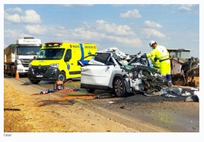 Motorista morre após colisão brutal com caminhão na BR-163; veículo ficou despedaçado