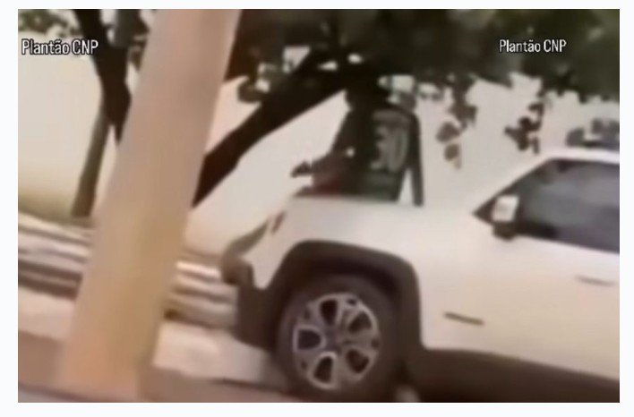 Vídeo flagra mulher 'mamando' homem em plena rua em MT
