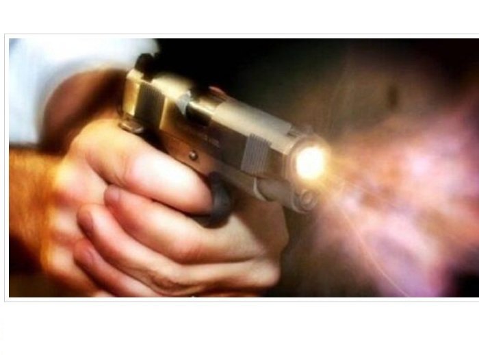 Bandidos invadem casa e tentam matar jovem a tiros em Cáceres
