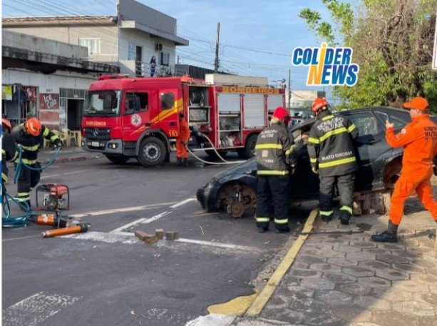 Bombeiros de Colíder realizaram um simulado de resgate de acidente de transito. (Vídeo)
