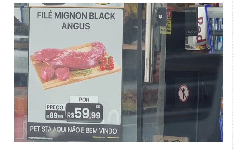 'PETISTA NÃO É BEM-VINDO', diz cartaz na porta de frigorífico