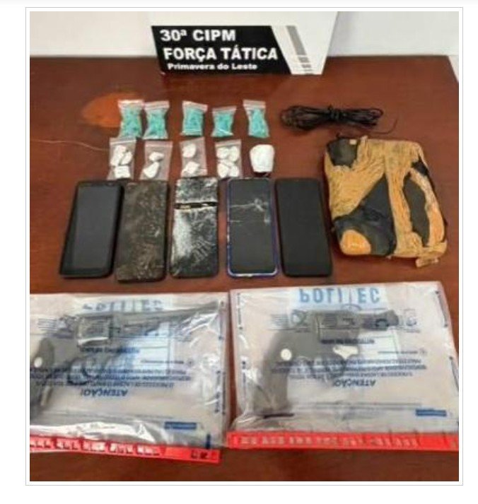 Dois morrem em confronto com a PM após sequestro de mulher e roubo de R$ 200 mil