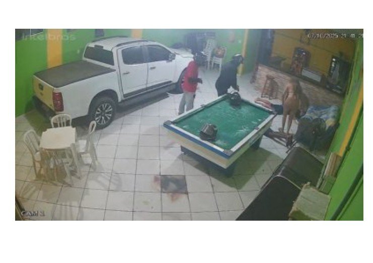 Motociclistas invadem bar e executam dupla em Peixoto de Azevedo/MT; vídeo