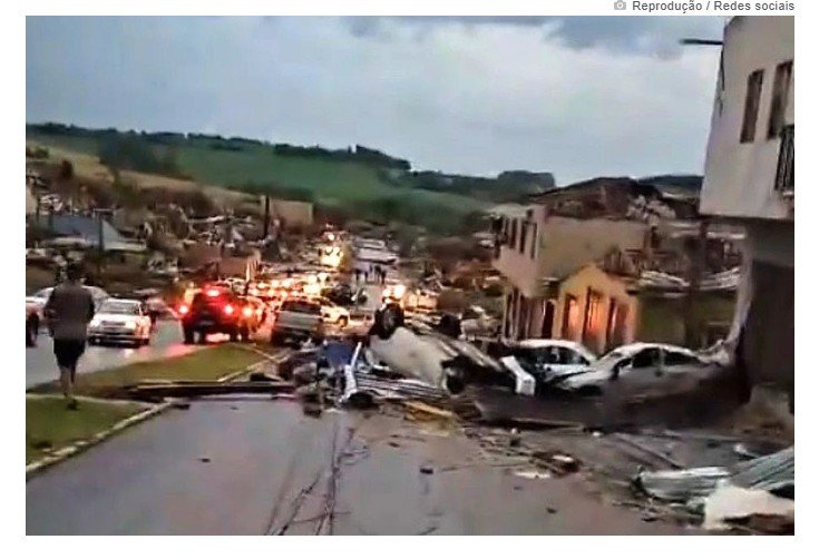 Tornado destrói cidade no Paraná, deixa 5 mortos e dezenas de feridos
