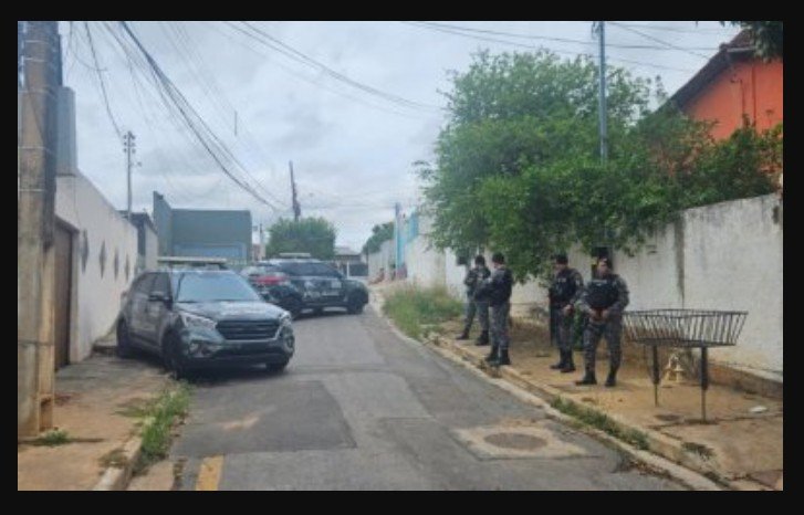 Criminoso morre em confronto com a PM na capital.