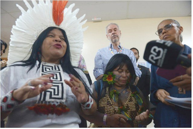 Governo brasileiro anuncia demarcação de duas terras indígenas após protesto Munduruku na COP30