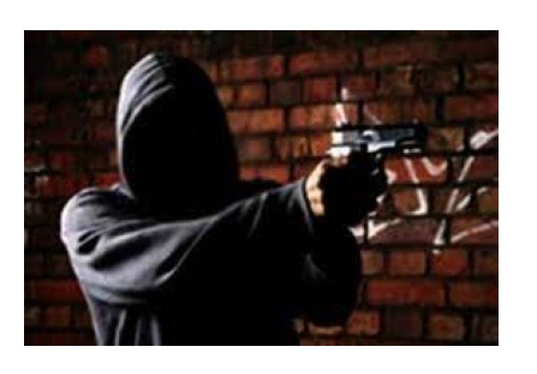 Jovem é executado a tiros na frente da mãe por encapuzados em MT