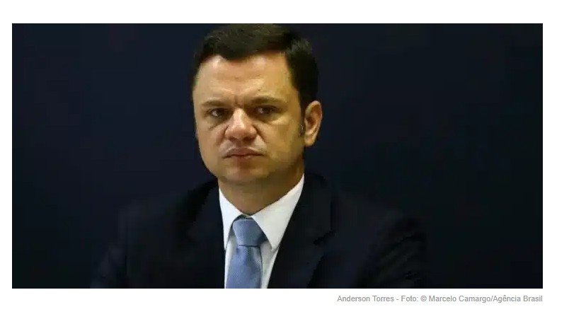 Anderson Torres é levado preso para a Papupinha após determinação do STF