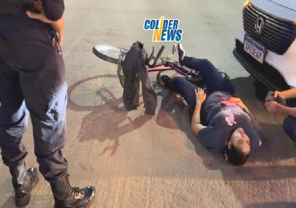 Ciclista e atropelada por motorista de SUV próximo da Praça Central. (vídeo)