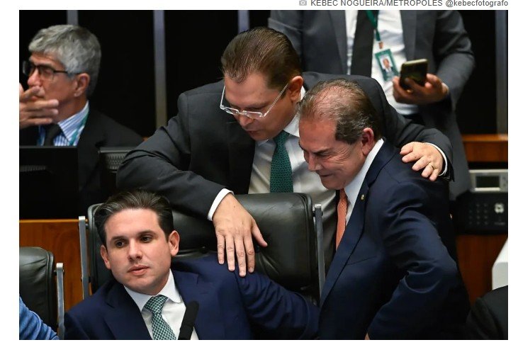 Câmara aprova PL da Dosimetria, que reduz pena de Bolsonaro e aliados